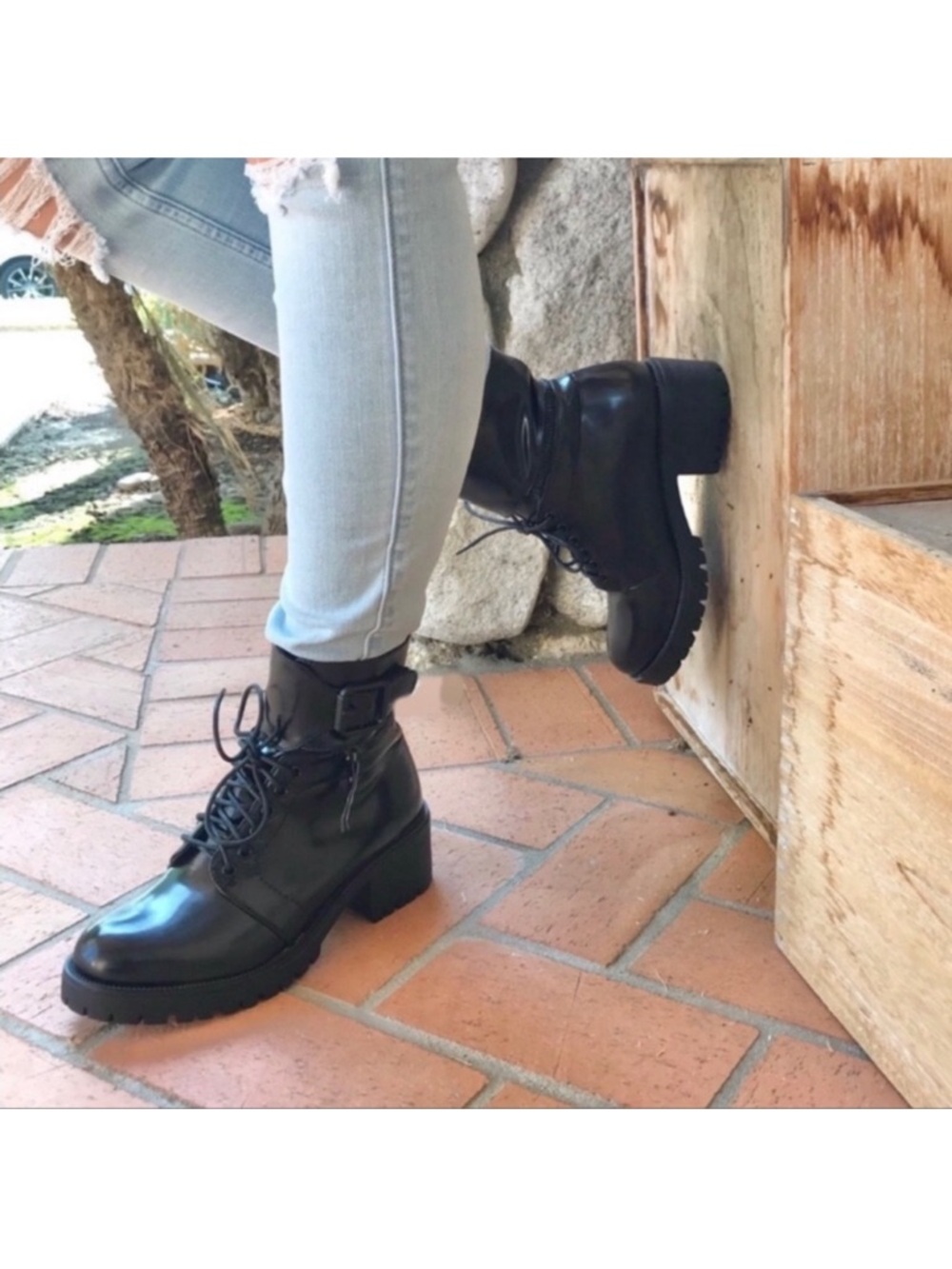 Black Lace-Up Combat Women’s Boots Classic Chunky Heel✨